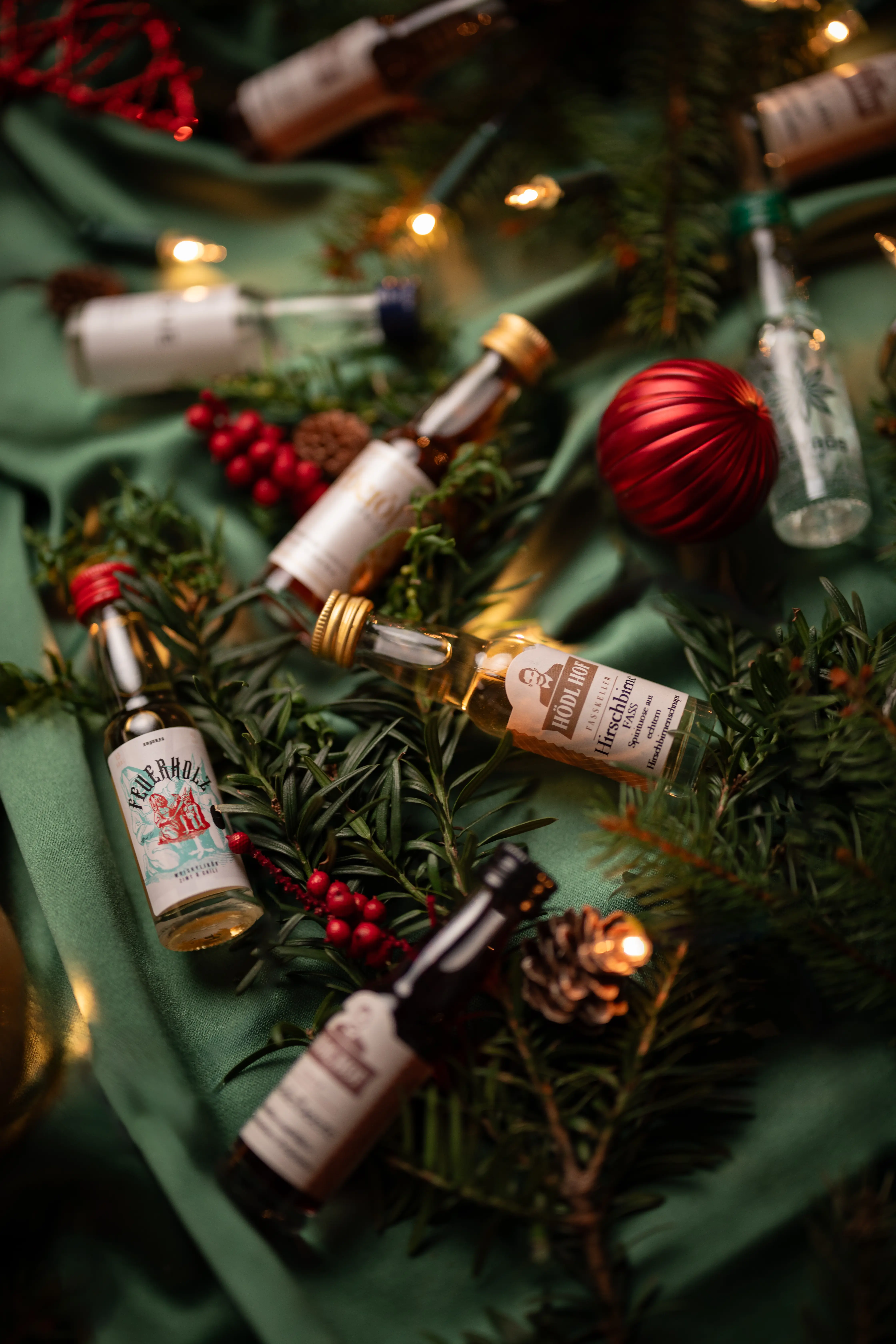 Hödl Hof Adventkalender | Vol. 31,7% | 24 ausgesuchte Miniaturen 0,02l